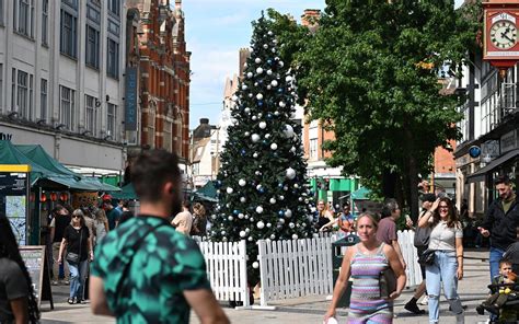 Shoppers baffled by town centre Christmas tree.